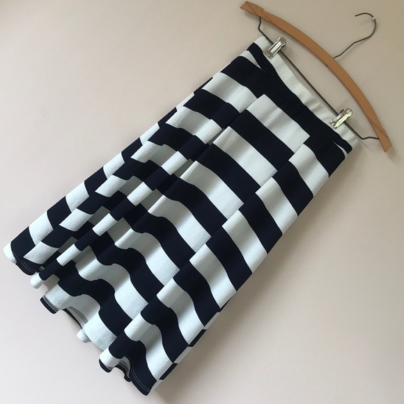 Deep Navy and white striped skater skirt - Picture 4 of 5